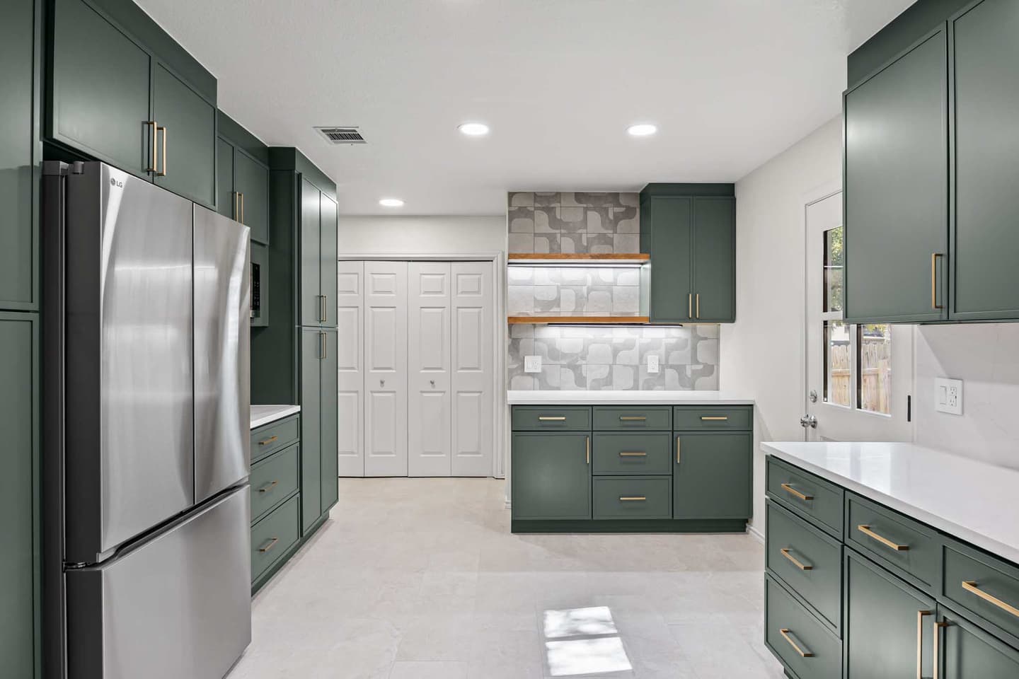 Renovated kitchen with clear counters, ready to be photographed